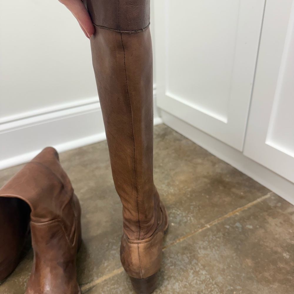 Women’s Frye Co. Rory Scrunch - Picture 10 of 13